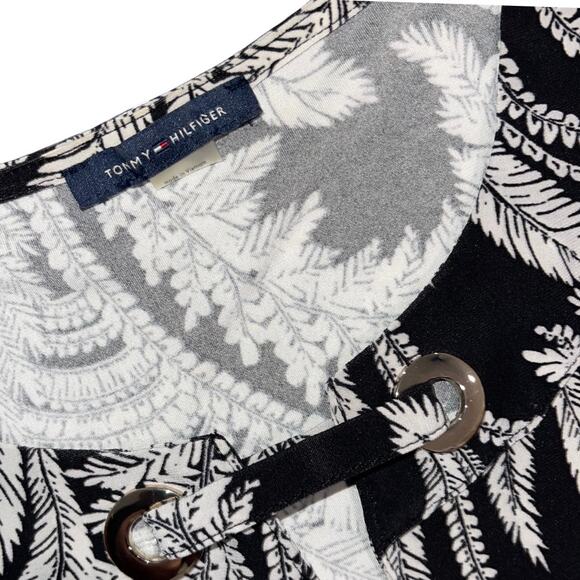 Tommy Hilfiger Paisley Top Black White Grommet Peep Size Size M/L Office Career - Picture 3 of 4